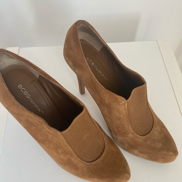BCBGENERATION Tan Brown Suede Platform Booties - Picture 3 of 6
